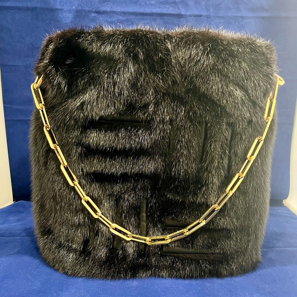 Gorgeous Vintage Gucci Mink & Italian Leather  Purse with Gold Link Strap